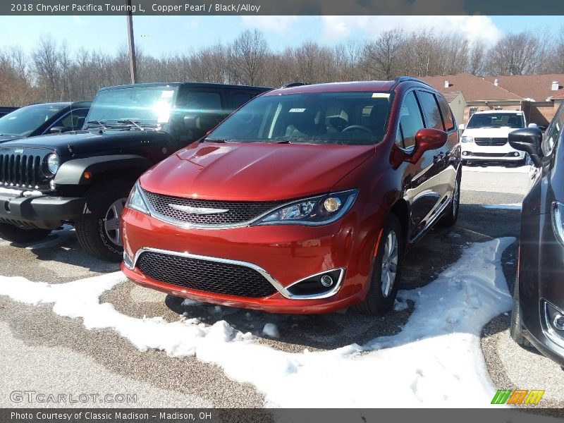 Copper Pearl / Black/Alloy 2018 Chrysler Pacifica Touring L
