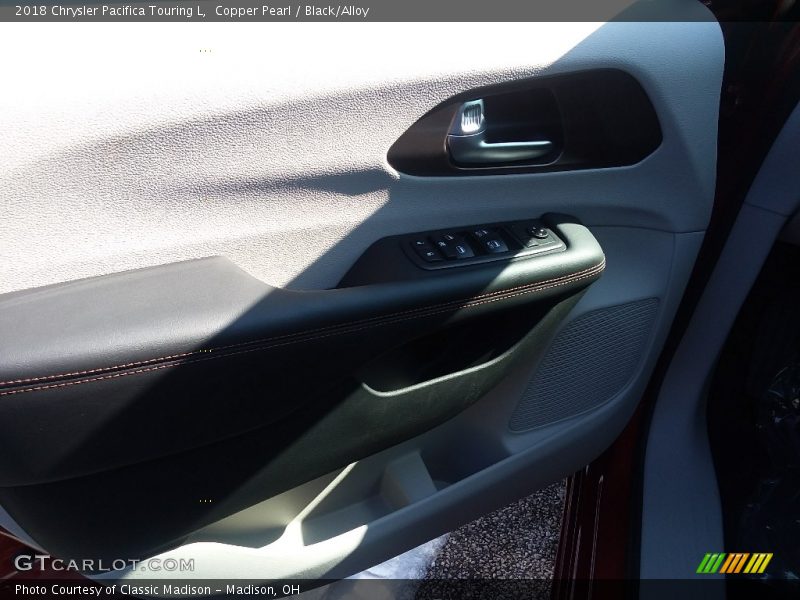 Copper Pearl / Black/Alloy 2018 Chrysler Pacifica Touring L