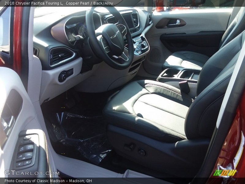 Copper Pearl / Black/Alloy 2018 Chrysler Pacifica Touring L