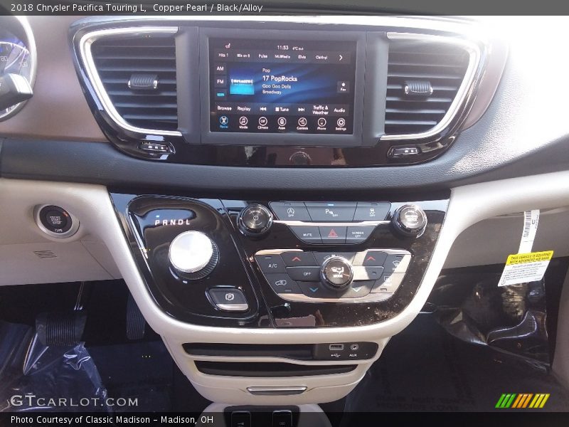 Copper Pearl / Black/Alloy 2018 Chrysler Pacifica Touring L