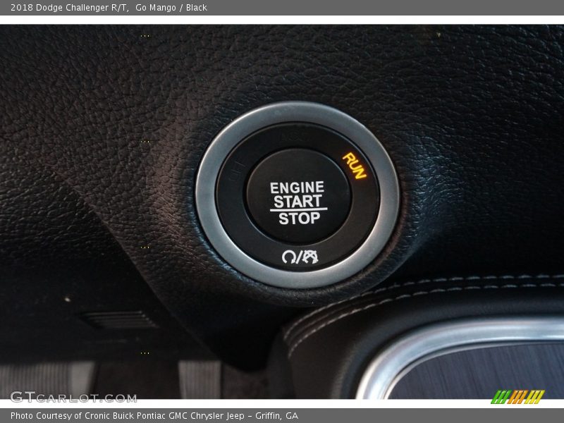 Go Mango / Black 2018 Dodge Challenger R/T