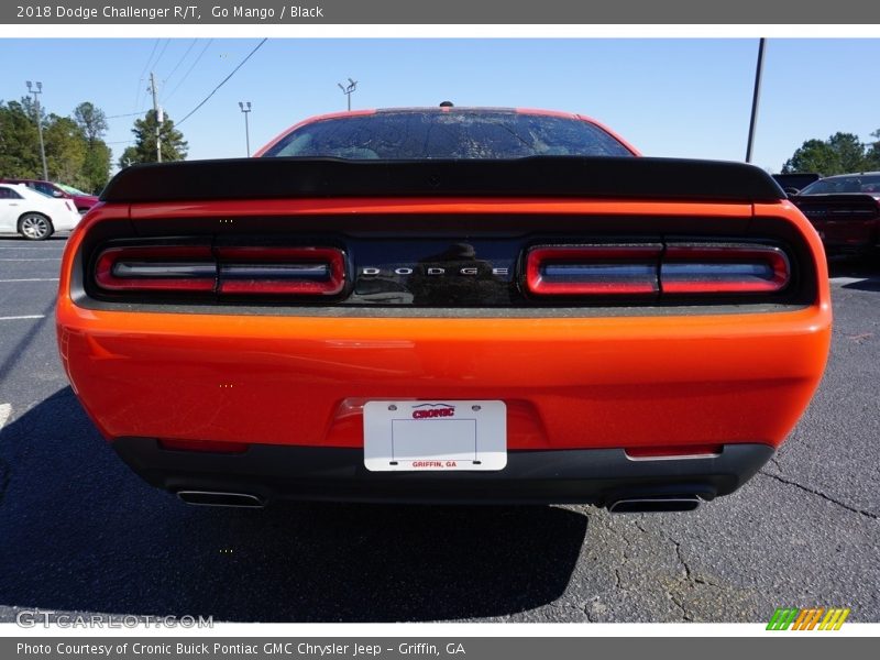 Go Mango / Black 2018 Dodge Challenger R/T