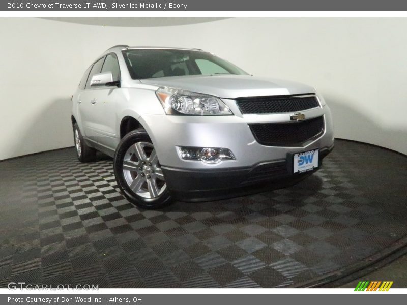 Silver Ice Metallic / Ebony 2010 Chevrolet Traverse LT AWD