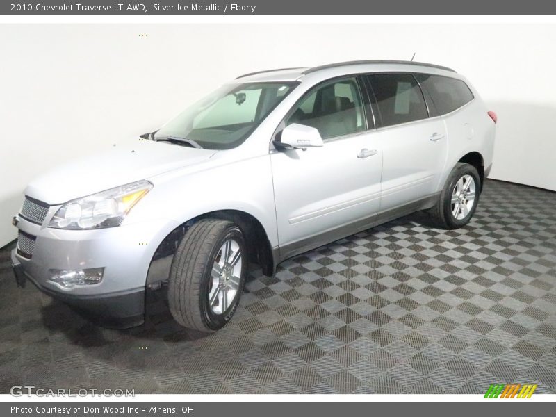 Silver Ice Metallic / Ebony 2010 Chevrolet Traverse LT AWD