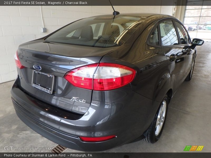 Magnetic / Charcoal Black 2017 Ford Fiesta SE Sedan