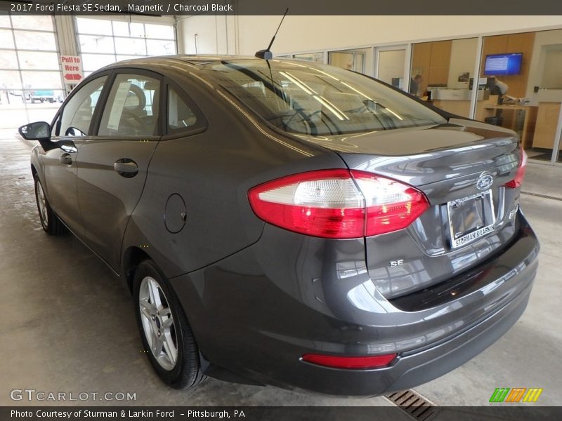 Magnetic / Charcoal Black 2017 Ford Fiesta SE Sedan