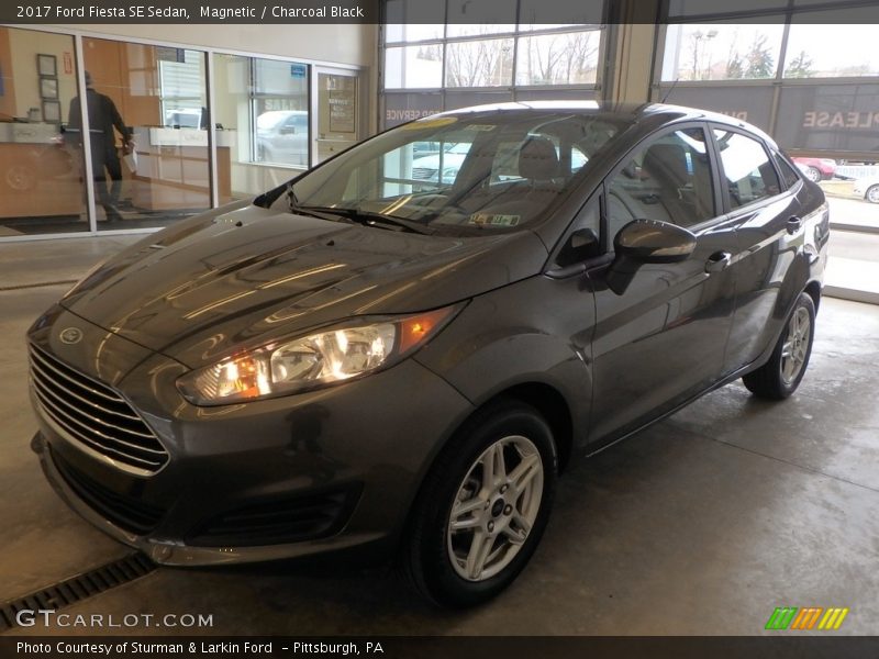 Magnetic / Charcoal Black 2017 Ford Fiesta SE Sedan