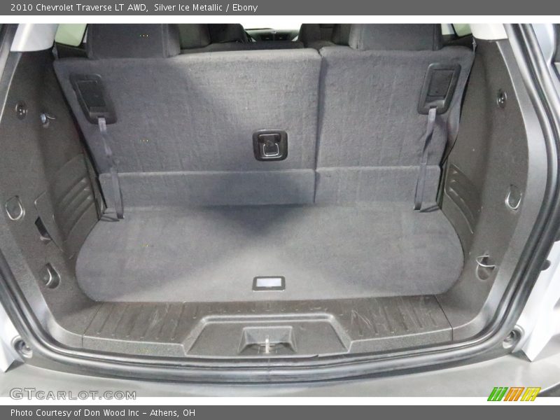 Silver Ice Metallic / Ebony 2010 Chevrolet Traverse LT AWD