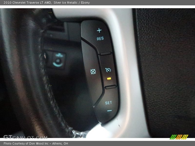 Silver Ice Metallic / Ebony 2010 Chevrolet Traverse LT AWD