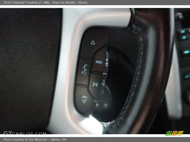 Silver Ice Metallic / Ebony 2010 Chevrolet Traverse LT AWD