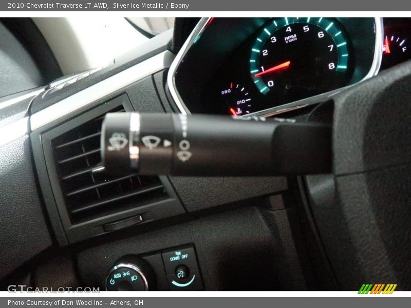 Silver Ice Metallic / Ebony 2010 Chevrolet Traverse LT AWD
