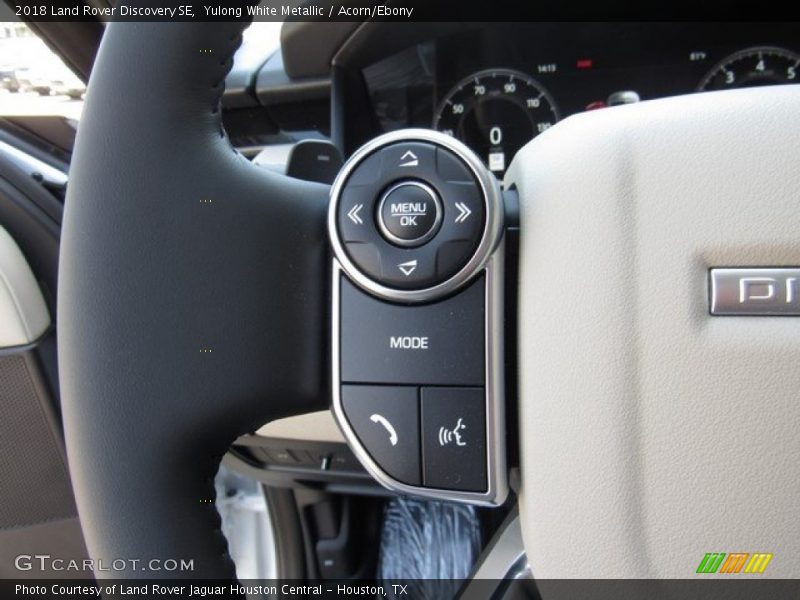 Yulong White Metallic / Acorn/Ebony 2018 Land Rover Discovery SE