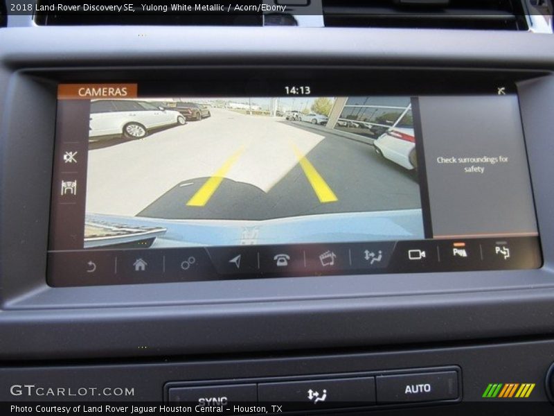 Yulong White Metallic / Acorn/Ebony 2018 Land Rover Discovery SE