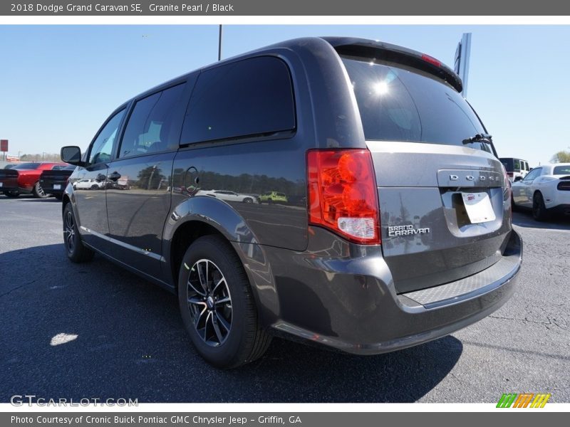 Granite Pearl / Black 2018 Dodge Grand Caravan SE