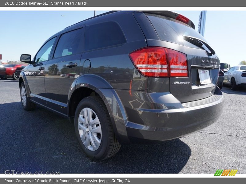 Granite Pearl / Black 2018 Dodge Journey SE