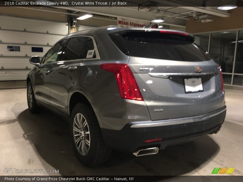 Crystal White Tricoat / Jet Black 2018 Cadillac Escalade Luxury 4WD