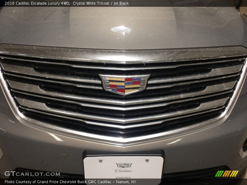 Crystal White Tricoat / Jet Black 2018 Cadillac Escalade Luxury 4WD