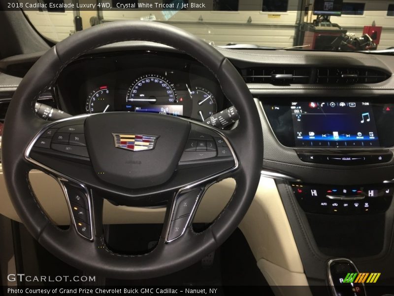 Crystal White Tricoat / Jet Black 2018 Cadillac Escalade Luxury 4WD