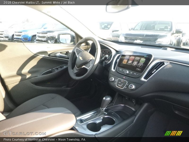 Summit White / Jet Black 2018 Chevrolet Malibu LT