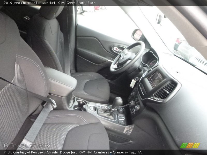 Olive Green Pearl / Black 2019 Jeep Cherokee Latitude 4x4