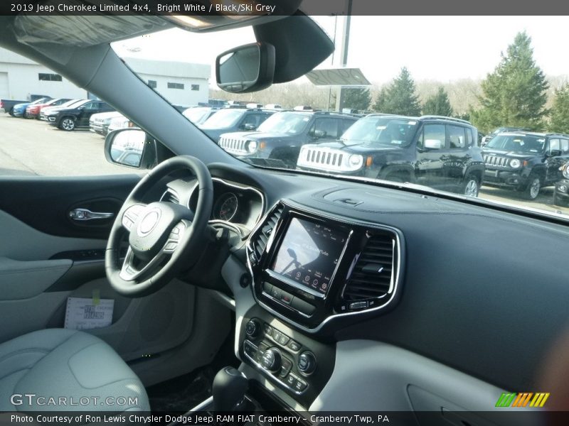 Bright White / Black/Ski Grey 2019 Jeep Cherokee Limited 4x4
