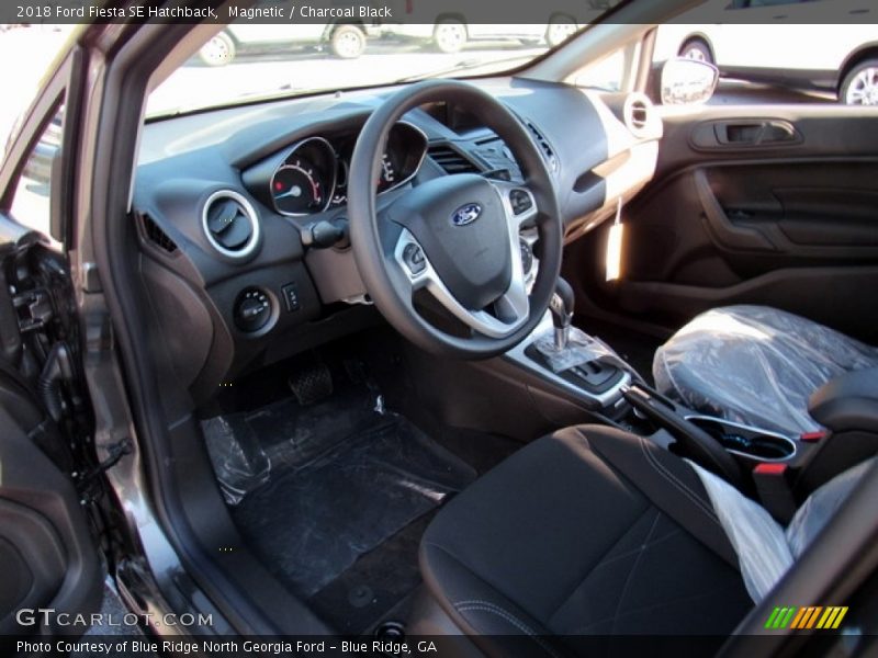 Magnetic / Charcoal Black 2018 Ford Fiesta SE Hatchback