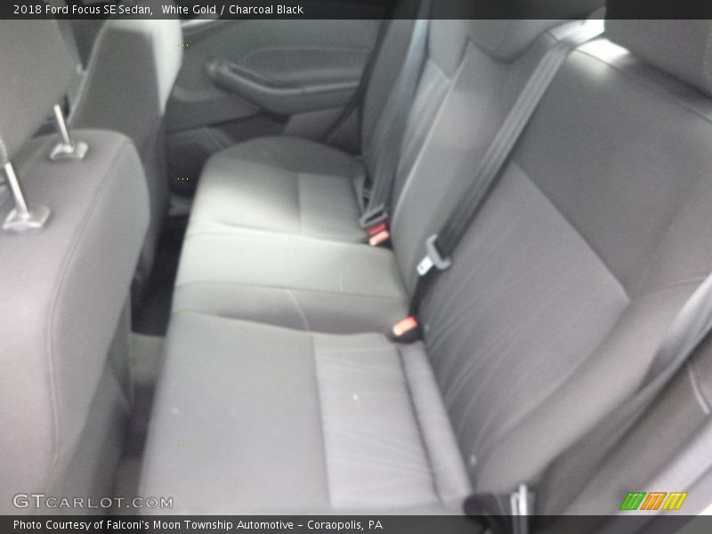 White Gold / Charcoal Black 2018 Ford Focus SE Sedan