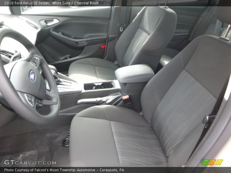 White Gold / Charcoal Black 2018 Ford Focus SE Sedan