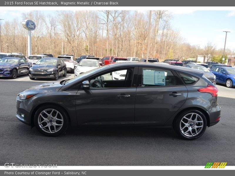 Magnetic Metallic / Charcoal Black 2015 Ford Focus SE Hatchback