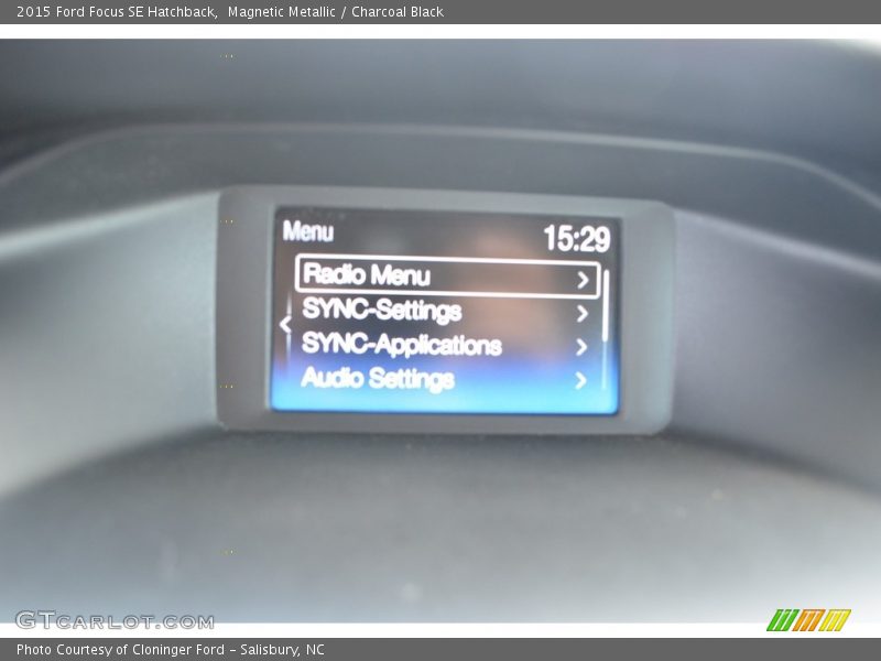 Magnetic Metallic / Charcoal Black 2015 Ford Focus SE Hatchback