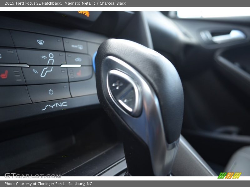 Magnetic Metallic / Charcoal Black 2015 Ford Focus SE Hatchback