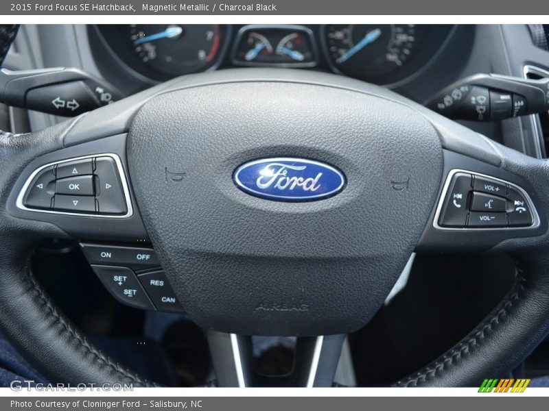 Magnetic Metallic / Charcoal Black 2015 Ford Focus SE Hatchback