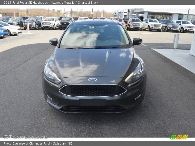 Magnetic Metallic / Charcoal Black 2015 Ford Focus SE Hatchback