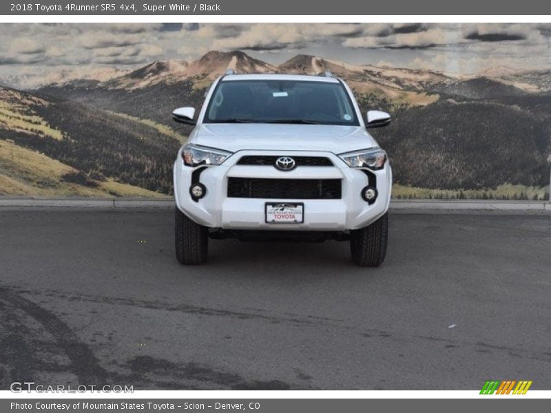 Super White / Black 2018 Toyota 4Runner SR5 4x4