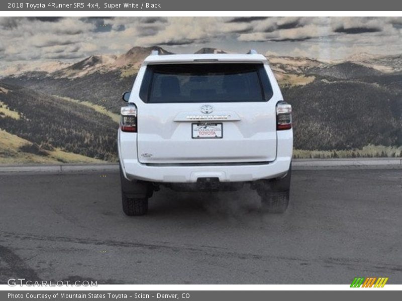 Super White / Black 2018 Toyota 4Runner SR5 4x4