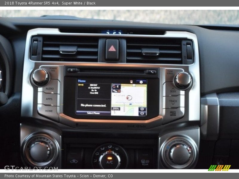Super White / Black 2018 Toyota 4Runner SR5 4x4