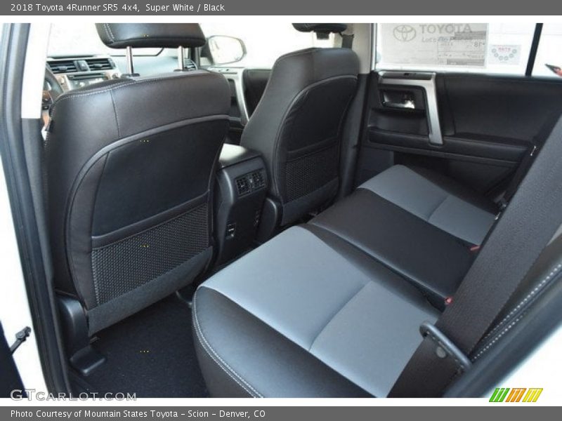Super White / Black 2018 Toyota 4Runner SR5 4x4
