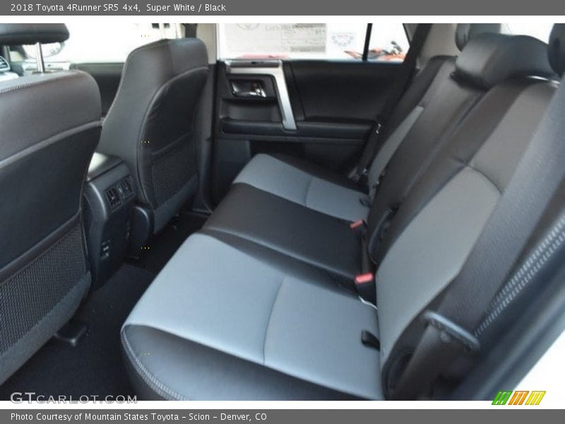 Super White / Black 2018 Toyota 4Runner SR5 4x4