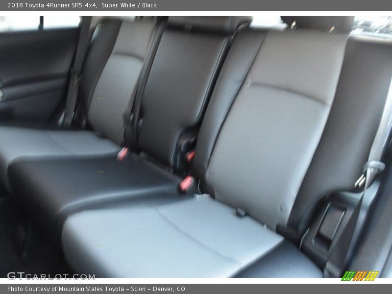 Super White / Black 2018 Toyota 4Runner SR5 4x4