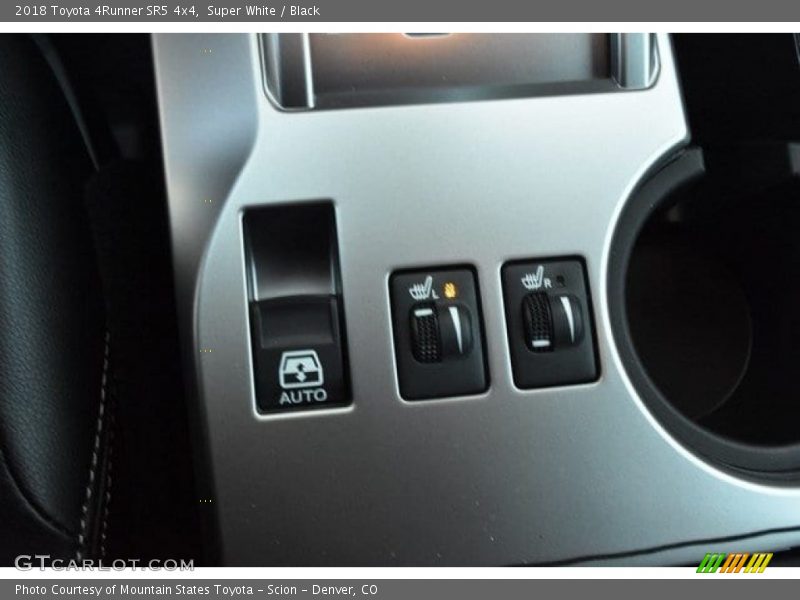 Super White / Black 2018 Toyota 4Runner SR5 4x4