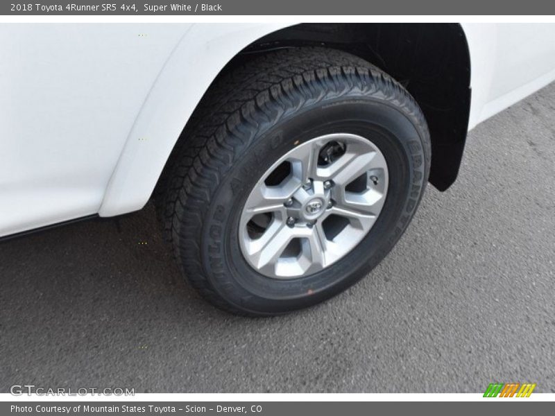 Super White / Black 2018 Toyota 4Runner SR5 4x4