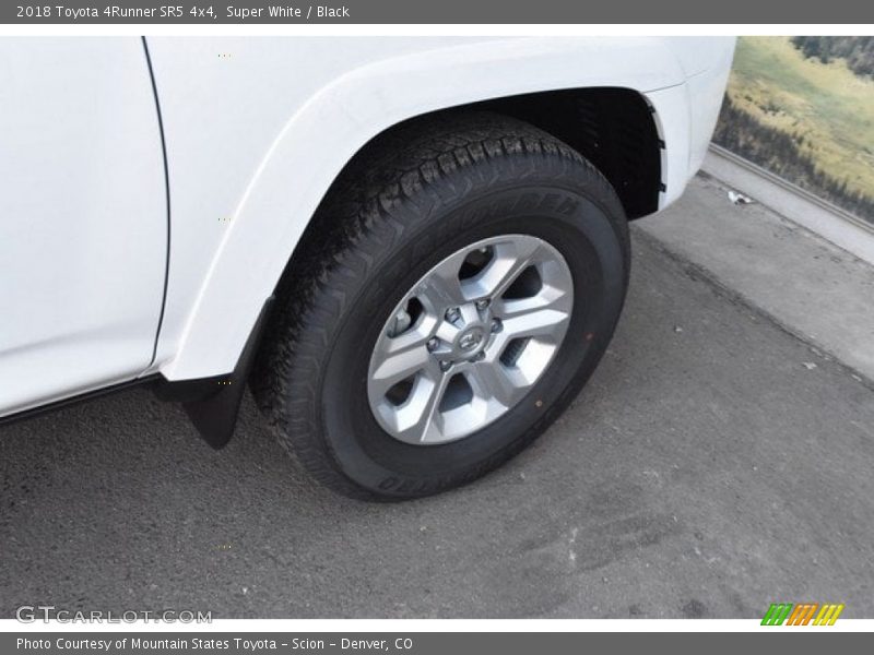 Super White / Black 2018 Toyota 4Runner SR5 4x4