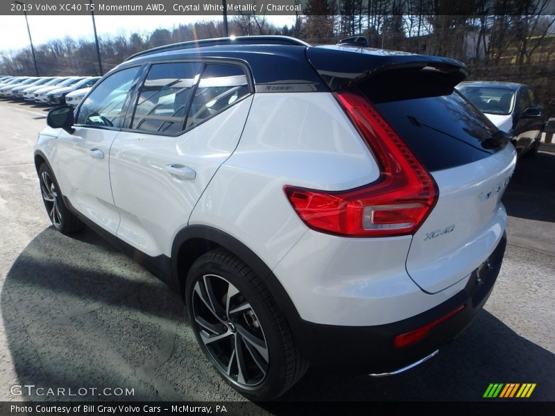 Crystal White Metallic / Charcoal 2019 Volvo XC40 T5 Momentum AWD