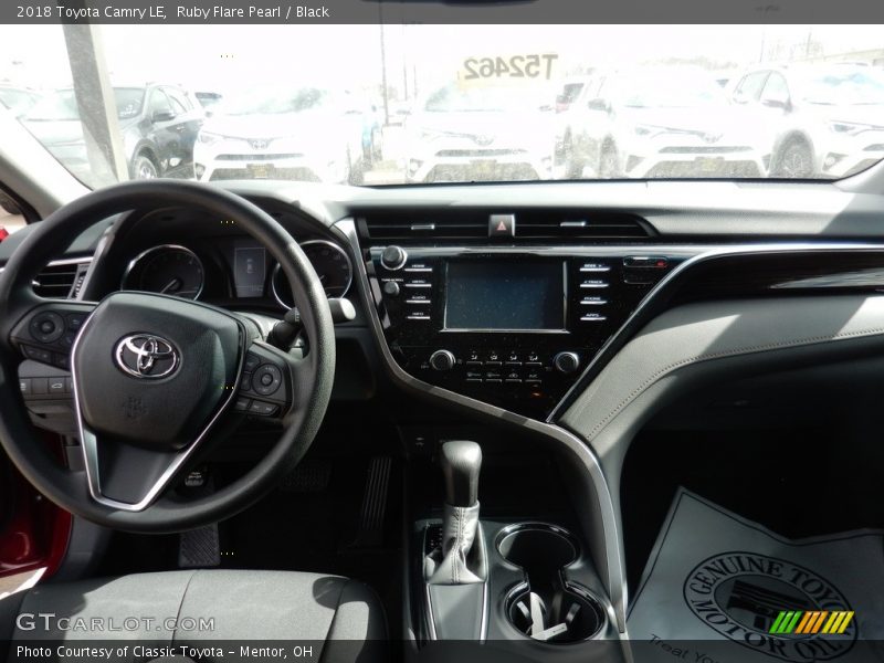 Ruby Flare Pearl / Black 2018 Toyota Camry LE