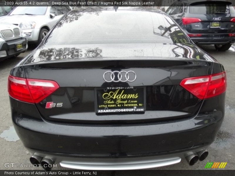 Deep Sea Blue Pearl Effect / Magma Red Silk Nappa Leather 2009 Audi S5 4.2 quattro