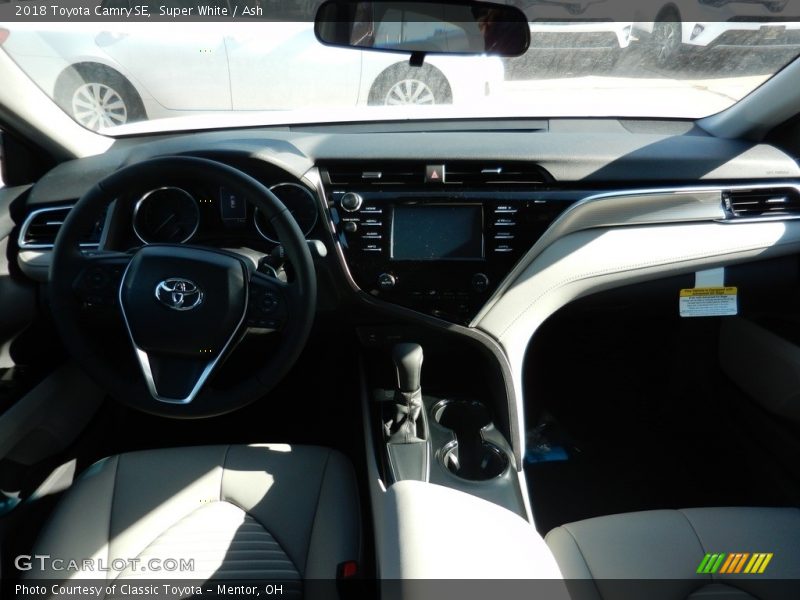 Super White / Ash 2018 Toyota Camry SE