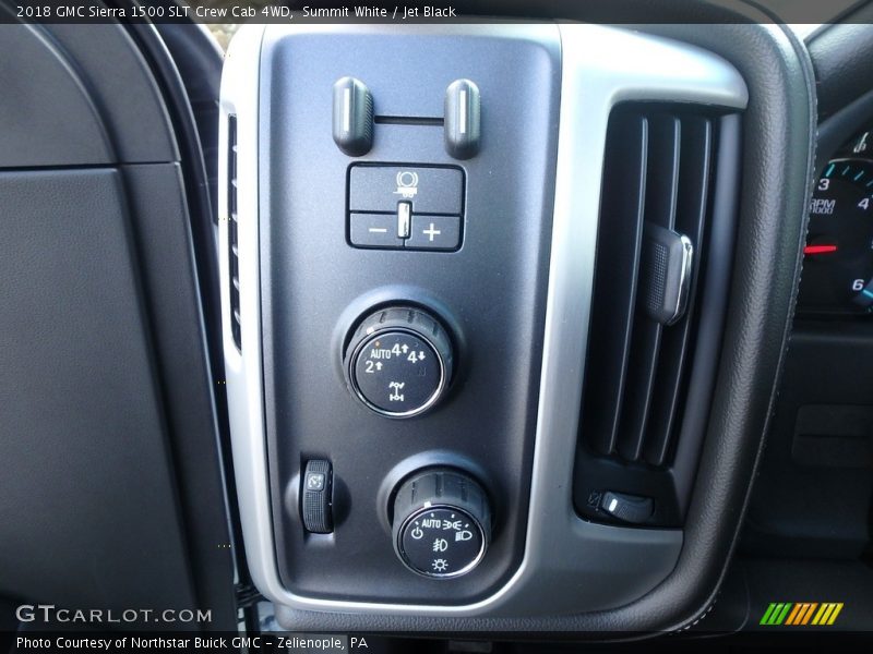 Summit White / Jet Black 2018 GMC Sierra 1500 SLT Crew Cab 4WD
