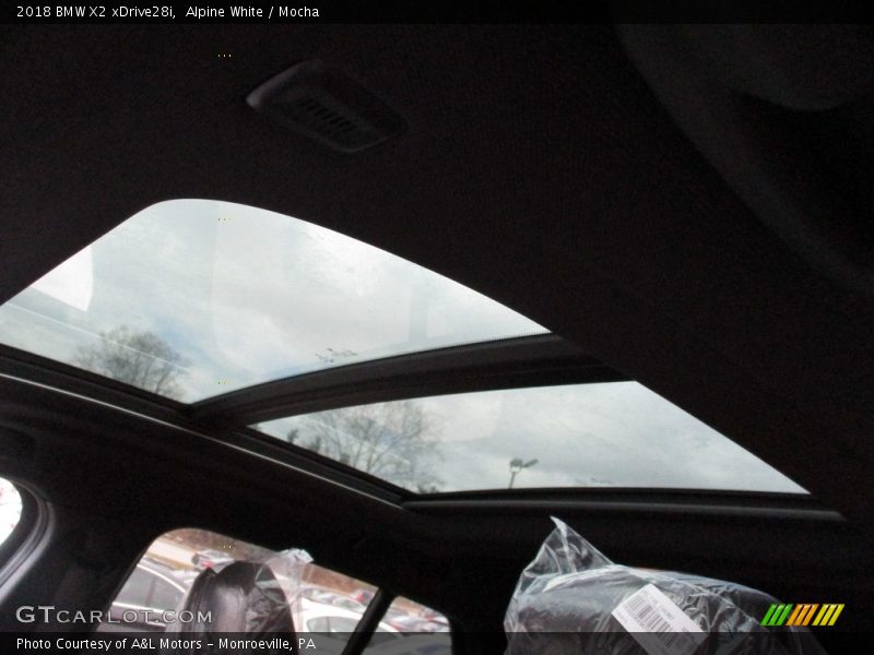 Alpine White / Mocha 2018 BMW X2 xDrive28i
