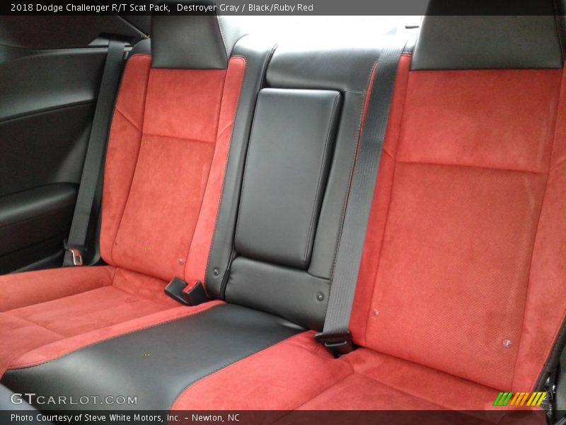 Destroyer Gray / Black/Ruby Red 2018 Dodge Challenger R/T Scat Pack