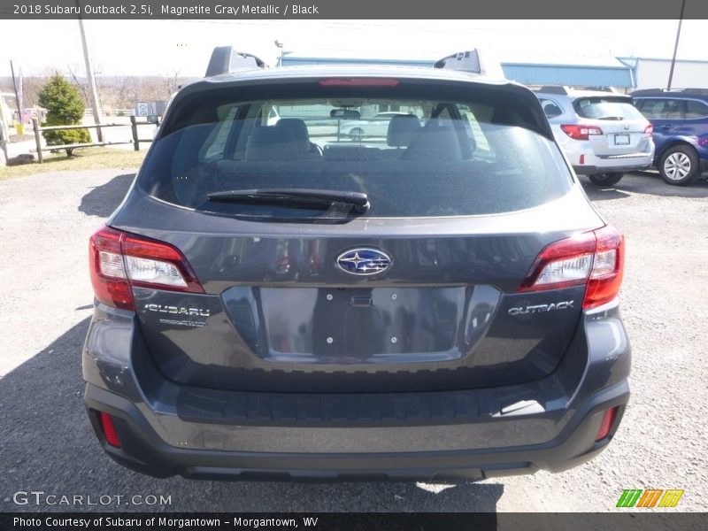 Magnetite Gray Metallic / Black 2018 Subaru Outback 2.5i